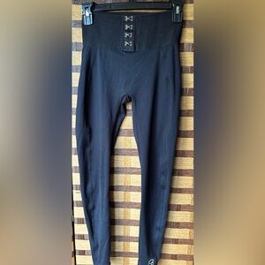 Bombshell waist cincher leggings